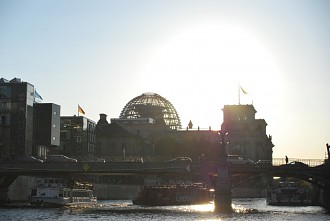 Marschallbrücke / Reichstag - Berliner Spree Rundfahrt Berliner Spree, Humboldhafen, Berlin Charlottenburg, Schifffahrtstour, Spree Bögen, Mediaspree, Havel, Landwehrkanal, LWK, Spree-Oder-Wasserstr