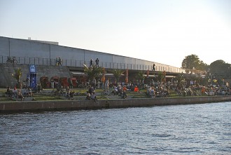 Capital Beach - Berliner Spree Rundfahrt Berliner Spree, Schifftour, Schifffahrtstour, Spree Bögen, Kreisschifffahrt, Spree, Spree-Oder-Wasserstraße, Berlin Mitte, Landwehrkanal, Osthafen, Treptower