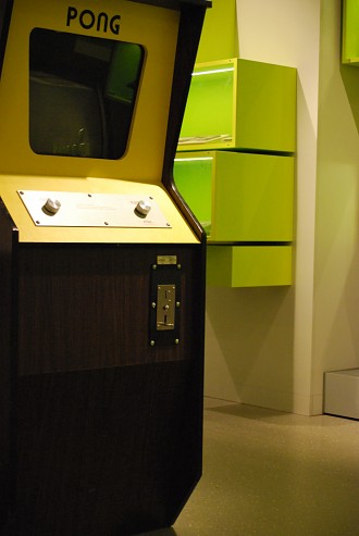 ATARI PONG Spieleautomat Computerspielemuseum Berlin Museum, Geschichte, Spielmaschinensammlung, atari, Computerspiele, Berlin, Karl-Marx-Allee, Computer, Spiele, Ausstellung, Pong, Computerspielemuse