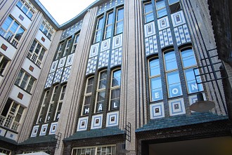 CHAMÄLEON Fassade - DIE HACKESCHEN HÖFE Berlin Endellscher Hof, Jugendstiel, Denkmalschutz, Sophienstraße, Sehenswürdigkeiten, Rosenthaler Straße, Hackesche Höfe, Gewerbehöfe, Tourismus, Archit