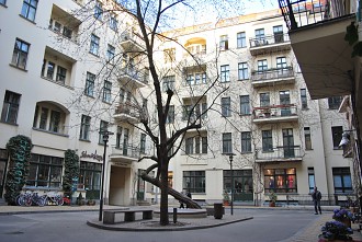 Bänke und Brunnen HOF IV - DIE HACKESCHEN HÖFE Berlin Jugendstiel, Sehenswürdigkeiten, Hackesche Höfe, Architektur, Gewerbehöfe, Sophienstraße, Hackescher Markt, Berlin Mitte, Denkmalschutz, Bru