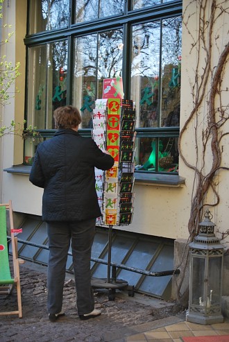 Postkartenständer - DIE HACKESCHEN HÖFE Berlin Berlin Mitte, Architektur, Scheunenviertel, Berlin, Rosenthaler Straße, Sophienstraße, Tourismus, wilhelminischer Eklektizismus, Wohnhöfe, Hackesche