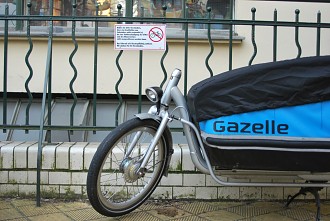 Gazelle Transportrad - DIE HACKESCHEN HÖFE Berlin Mode-Design-Hof, Die Hackeschen Höfe, Sophienstraße, Baudenkmal, Gewerbehöfe, Jugendstiel, wilhelminischer Eklektizismus, Sehenswürdigkeiten, Ros