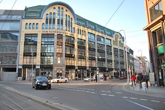 Blick vom Hackeschen Markt - DIE HACKESCHEN HÖFE Berlin Sehenswürdigkeiten, wilhelminischer Eklektizismus, Tourismus, Baudenkmal, Jugendstiel, Hackescher Markt, Berlin Mitte, Sophienstraße, Hackesc