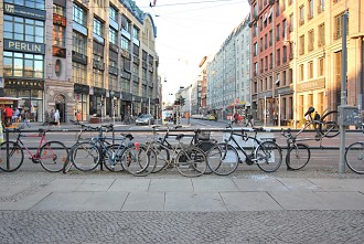 Rosenthaler Straße Blick Hackescher Markt - DIE HACKESCHEN HÖFE Berlin Mitte, Berlin, Wohnhöfe, Scheunenviertel, Rosenthaler Straße, Die Hackeschen Höfe, Hackesche Höfe, Sehenswürdigkeiten, Arc