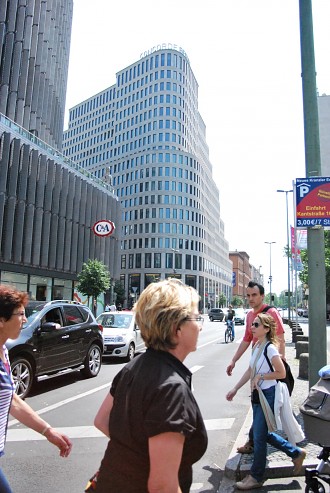 C&A und CONCORD BERLIN auf dem Kurfürstendamm (Ku'damm) Bahnhof Zoo, Charlottenburg, Zoologischer Garten, Grunewald, Kranzlereck, Kurfürstendamm, Berliner City-West, Charlottenburg-Wilmersdorf, Kuda