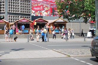 Essenstände Kaiser-Wilhelm-Gedächtniskirche am Kurfürstendamm Gedächtniskirche, Charlottenburg, Bahnhof Zoo, Berliner City-West, Kudamm, Kurfürstendamm, Charlottenburg-Wilmersdorf, Kranzlereck, Z