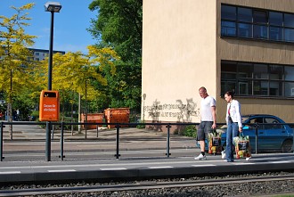 Straßenbahnhaltestelle M4 Buschallee ÖVN, Pankow, Sprüherei, Berlin, Weißensee, Öffentlicher Nahverkehr, Straßenbahn, Graffiti, ÖV, Tram Berlin Pictures