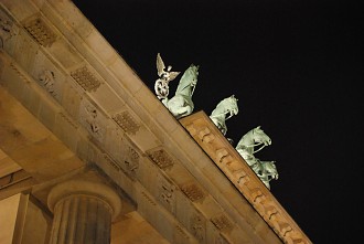 Pferdewagen/Quadriga auf dem Branderburger Tor Pariser Platz, Tiergarten, Berlin Mitte, Frühklassizismus, Unter den Linden, Dorotheenstadt, Architektur Berlin Pictures