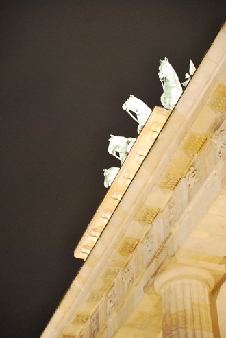 Quadriga auf dem Branderburger Tor Tiergarten, Dorotheenstadt, Pariser Platz, Unter den Linden, Frühklassizismus, Berlin Mitte, Architektur Berlin Pictures