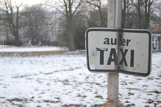 Parkverbot außer TAXI Vorplatz Hotel Sportforum Berlin Hotel, Sportstätte, Berlin, Sportforum, Sporthalle, Lichtenberg, Sportplatz, Sportanlage, Hohenschönhausen Berlin Pictures