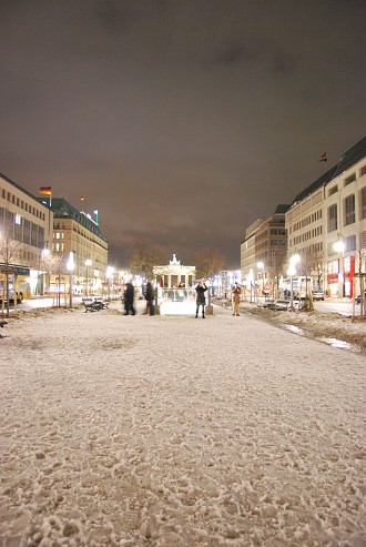 Berlin Mitte Unter den Linden an einem Winterabend Nacht, Unter den Linden, Winter, Schnee, Berlin Mitte Berlin Pictures