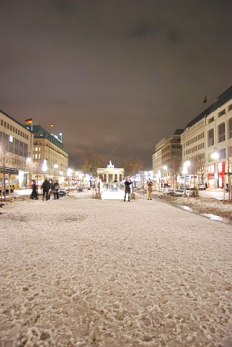 Berlin Mitte Unter den Linden an einem Winterabend Unter den Linden, Nacht, Berlin Mitte, Winter, Schnee Berlin Pictures